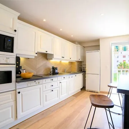 Le Bain De Soleil - Le Bain De Soleil 5 Star Two Bedroom Apartment *