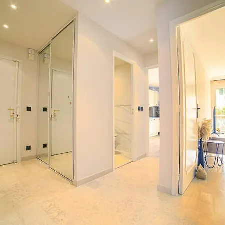 Apartment Le Bain De Soleil - Le Bain De Soleil 5 Star Two Bedroom Cannes